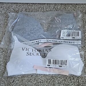 NWT 2-pack Victoria's Secret Lightly Lined Wireless Bras [both 32b]